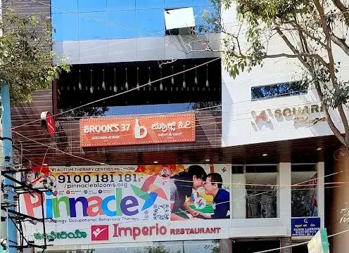 Building and Pinnacle signage at Marathahalli.